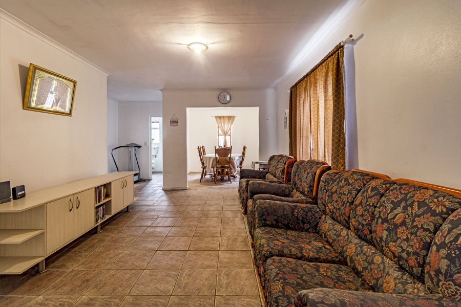 5 Bedroom Property for Sale in Bell Glen Western Cape